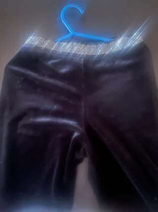 Pantalón negro fiesta con detalles plateados
