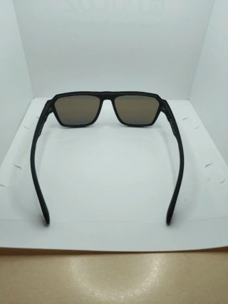 Gafas de sol negras con lentes azules polarizadas