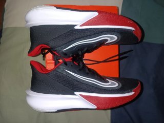 Zapatillas Nike Negras y Rojas