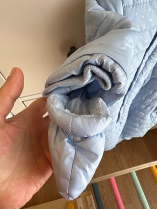 Abrigo invierno bebé con manoplas y pies