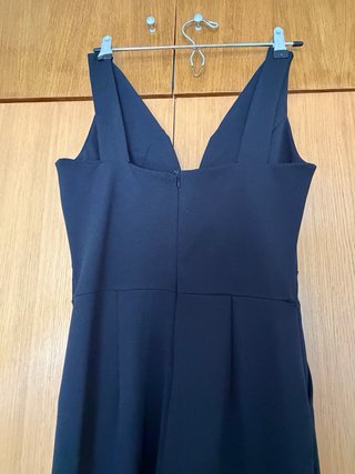 Mono negro escotado