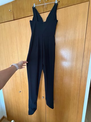Mono negro escotado