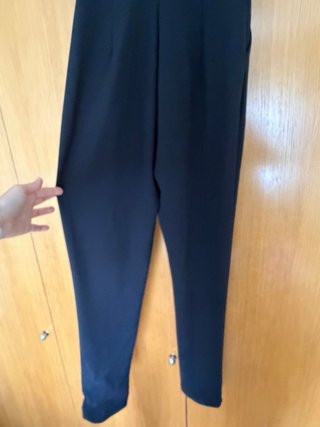 Mono negro escotado
