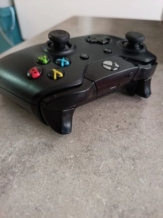 Mando Xbox One Negro