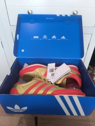 Adidas Galaxy Talla 45 Oro Rojo.