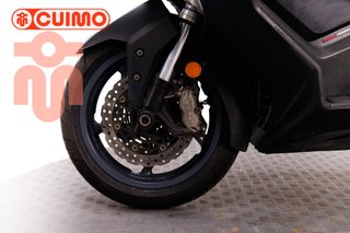 KYMCO AK 550