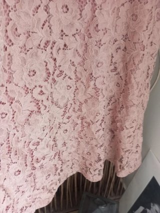 Falda Zara rosa encaje