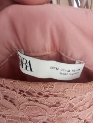 Falda Zara rosa encaje