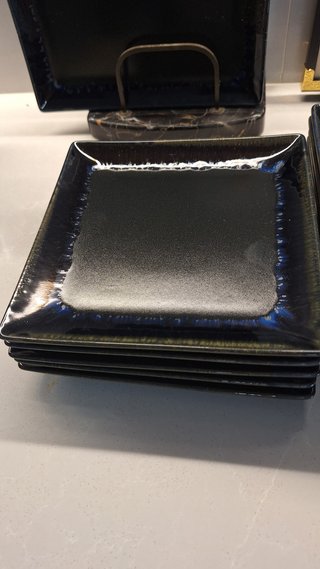 Platos negros y azules ideal Sush