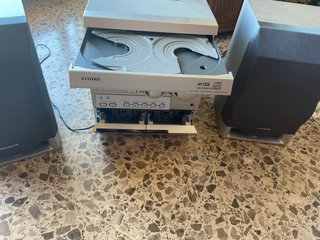 Cadena Aiwa CD/Radio/Doble Cassette