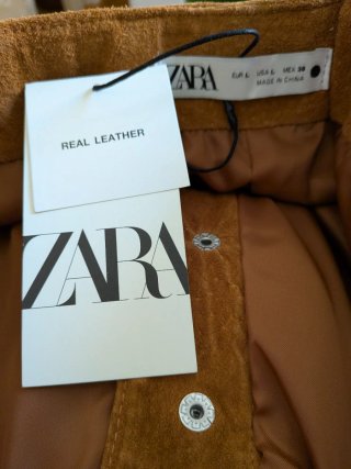 Falda Zara piel marrón Da poca talla ideal M.
