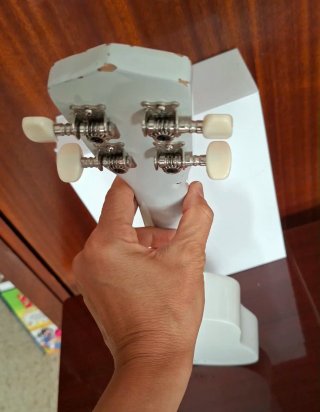 Ukelele Janod Madera Confeti 3-8 años