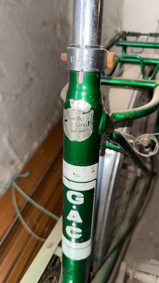 Bicicleta GAC antigua verde + bicicleta turquesa