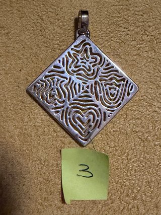 Varios colgantes Tous