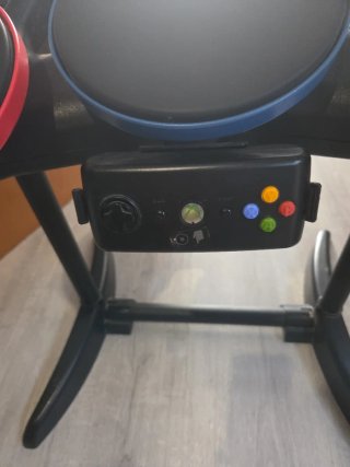 Xbox 360 con 2 juegos y mando con teclado batería