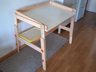 Escritorio infantil madera de color blanco y mader
