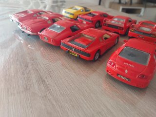 Colección de 9 Coches Ferrari a Escala