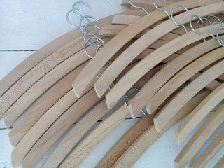 Perchas de madera (Set de 25 unidades)