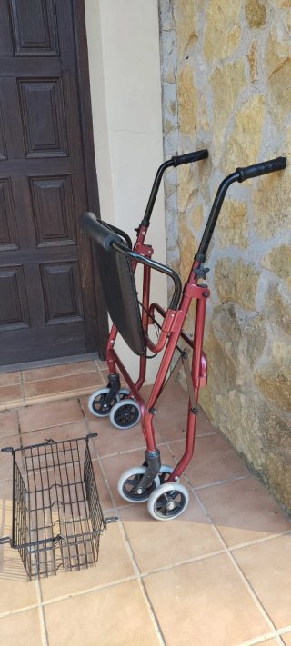 Caminador adulto con frenos