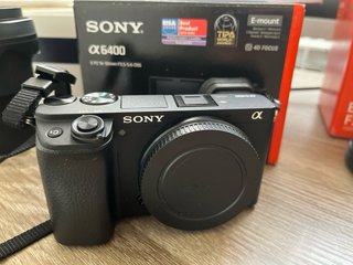 Sony A6400 + 2 objetivos perfecto estado