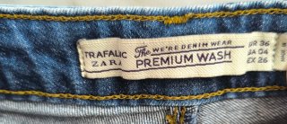 Pantalón corto vaquero desgastado