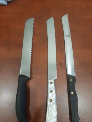 Set di 3 coltelli per pane
