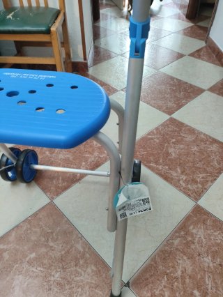 Andador para personas mayores con asiento