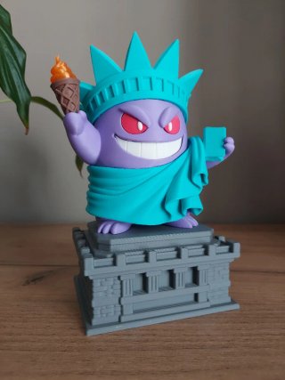 Figura Gengar Estátua Liberdade