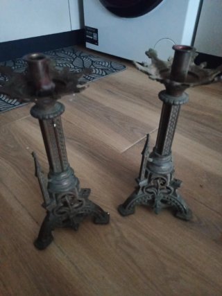 Candelabros antiguos de metal