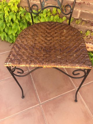 Mesa y Silla Forja y Mimbre Decorativa