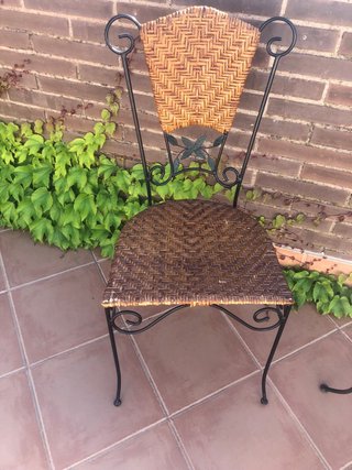 Mesa y Silla Forja y Mimbre Decorativa