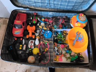 Lote de juguetes variados precio por todos