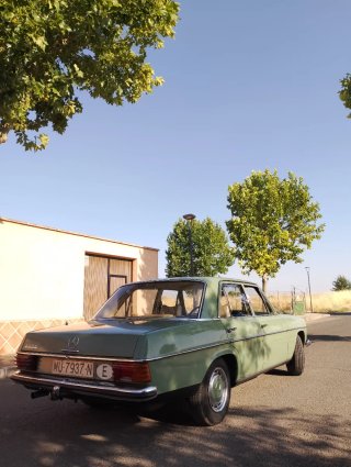 Mercedes-Benz 220D 1980