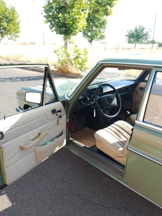 Mercedes-Benz 220D 1980