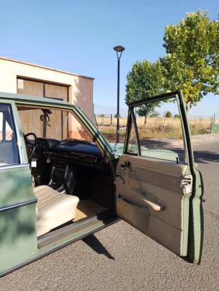 Mercedes-Benz 220D 1980
