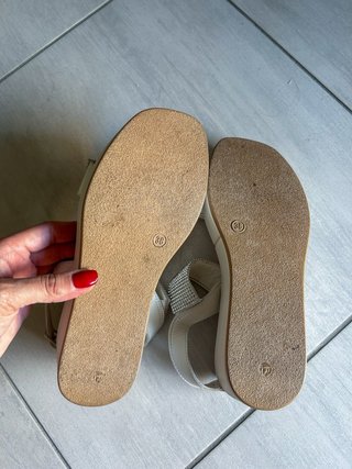 Sandali bianchi di strass con plateau