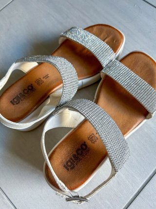 Sandali bianchi di strass con plateau