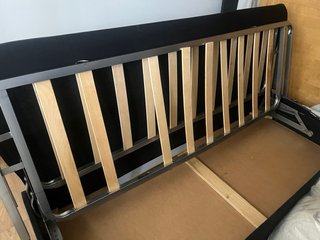 Sofá Cama Diseño Periódico Blanco y Negro