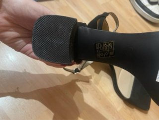 Tacones negros de tiras