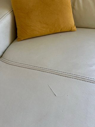 Sofá chaise longue de piel beige