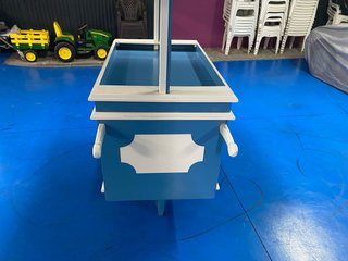 Sillas y carrito de chuches para eventos