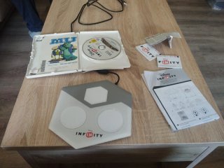 Disney Infinity Wii + Figuras y Tarjetas