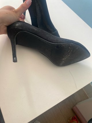 Zapatos Bershka ante negros