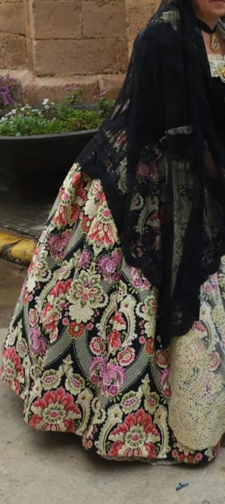 Traje de Fallera Negro y Multicolor
