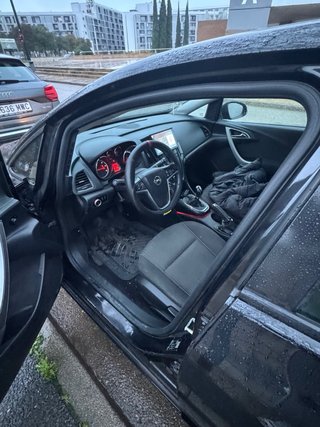 Opel Astra 2012