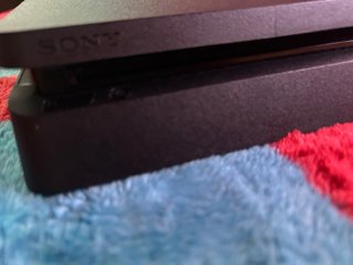 PlayStation 4 Slim Negra