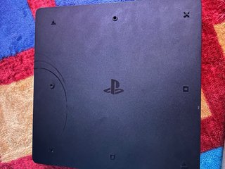 PlayStation 4 Slim Negra