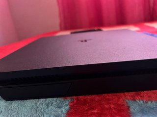 PlayStation 4 Slim Negra