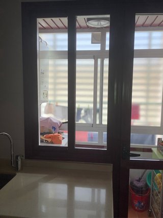 Ventana y puerta de aluminio