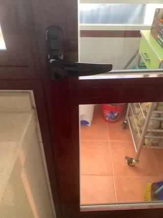 Ventana y puerta de aluminio